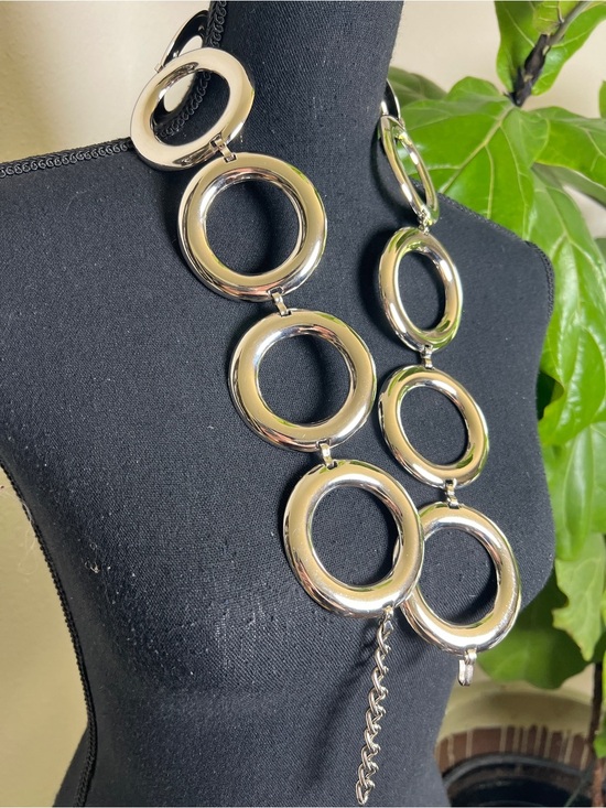 ESCADA Women’s Large Circle Shiny Silver Tone Metal Chain Link Belt main image 4